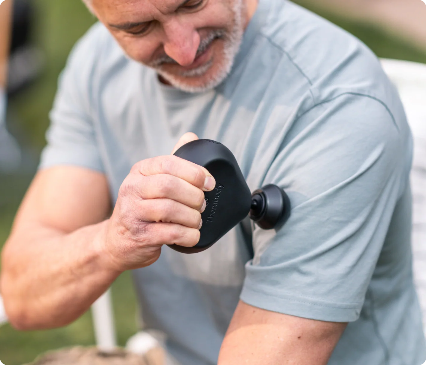 Theragun Mini 3.0 paaudzes masāžas pistole